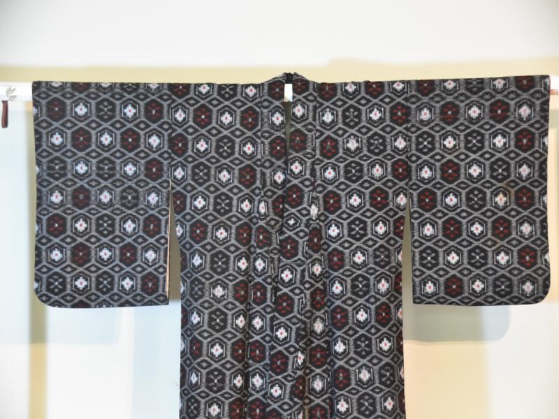 Japanese Kasuri Vintage Kimono - Image 5