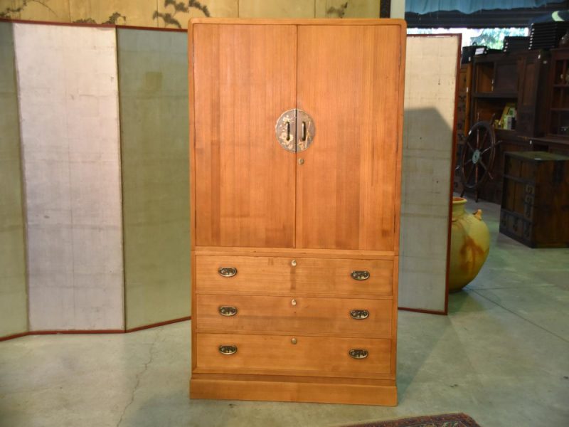 Japanese Wedding Chest made of Thick Paulownia Wood - Image 4