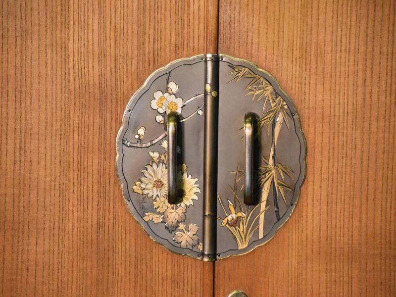 Japanese Wedding Chest made of Thick Paulownia Wood - Image 5