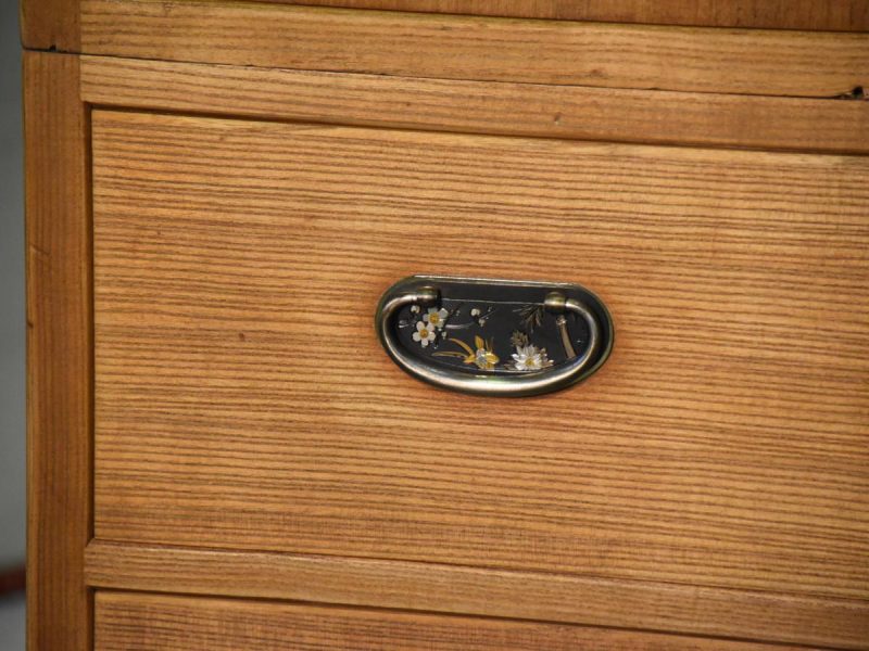 Japanese Wedding Chest made of Thick Paulownia Wood - Image 6