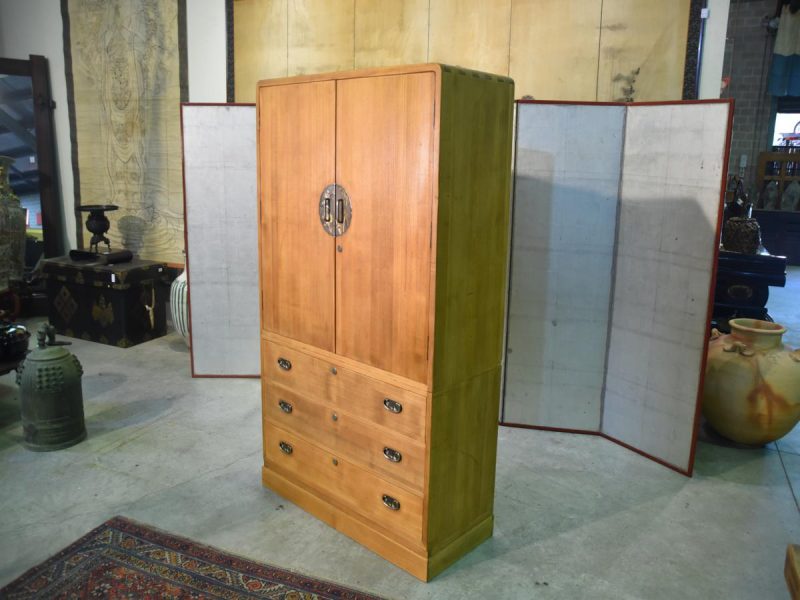 Japanese Wedding Chest made of Thick Paulownia Wood - Image 7
