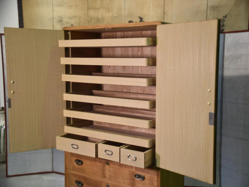 Japanese Wedding Chest made of Thick Paulownia Wood - Image 24