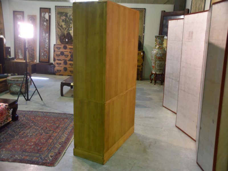 Japanese Wedding Chest made of Thick Paulownia Wood - Image 12