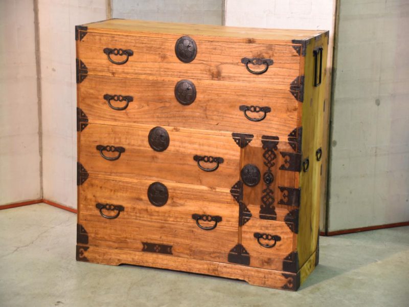 Antique 5 Drawer Clothing Chest - Image 2