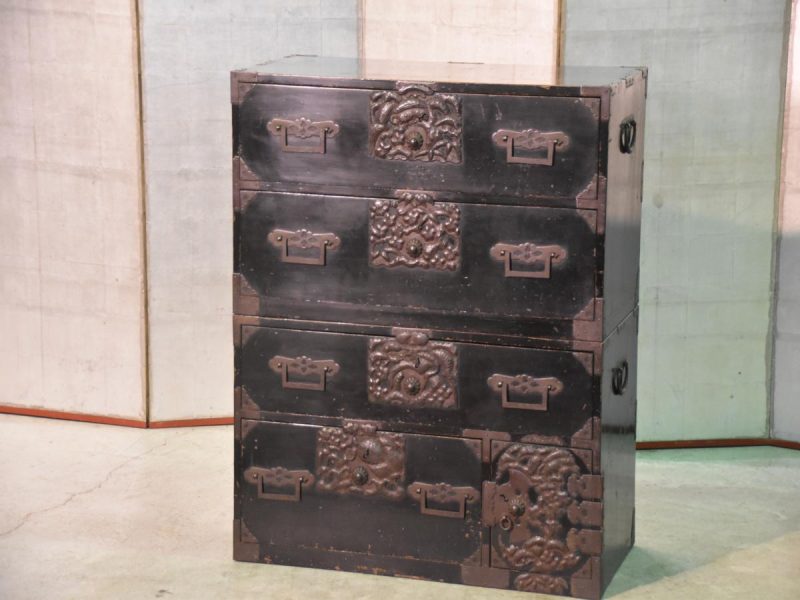 Japanese Black Lacquered Chest of Drawers (2 Sections)