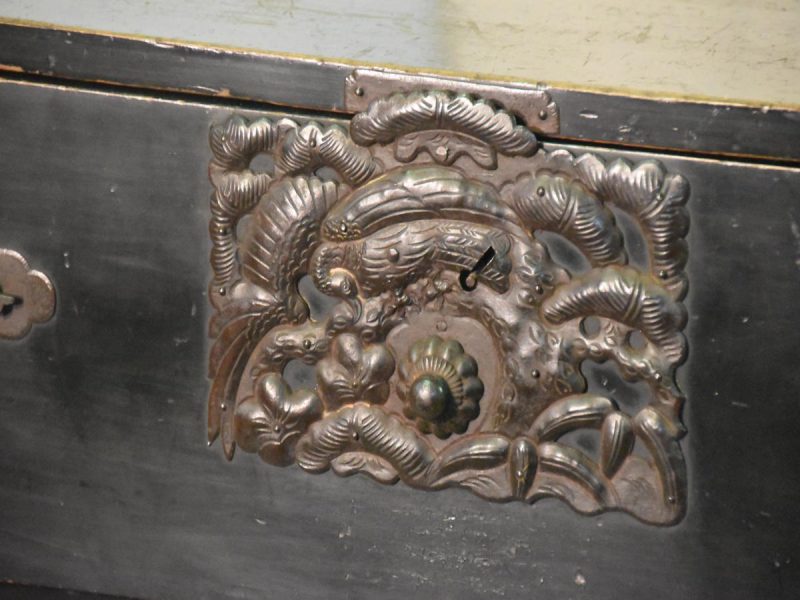 Japanese Black Lacquered Chest of Drawers (2 Sections) - Image 18