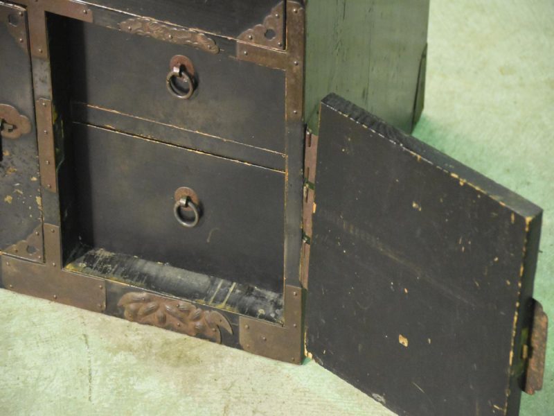 Japanese Black Lacquered Chest of Drawers (2 Sections) - Image 8