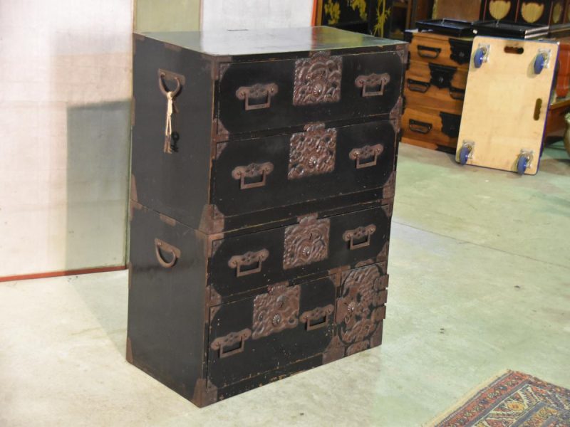 Japanese Black Lacquered Chest of Drawers (2 Sections) - Image 6