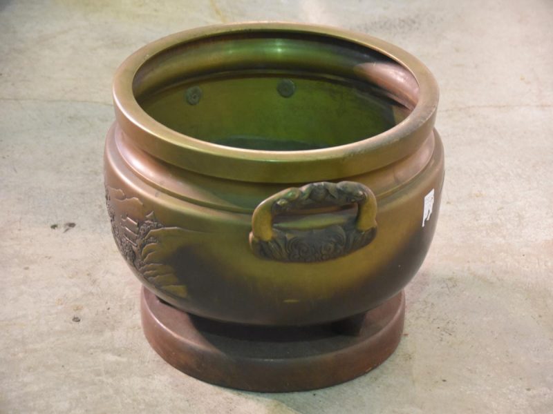 Large Cast Bronze Japanese Hibachi (Brazier) with a Wooden Base - Image 8