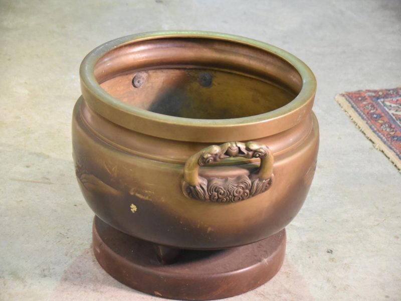 Large Cast Bronze Japanese Hibachi (Brazier) with a Wooden Base - Image 7
