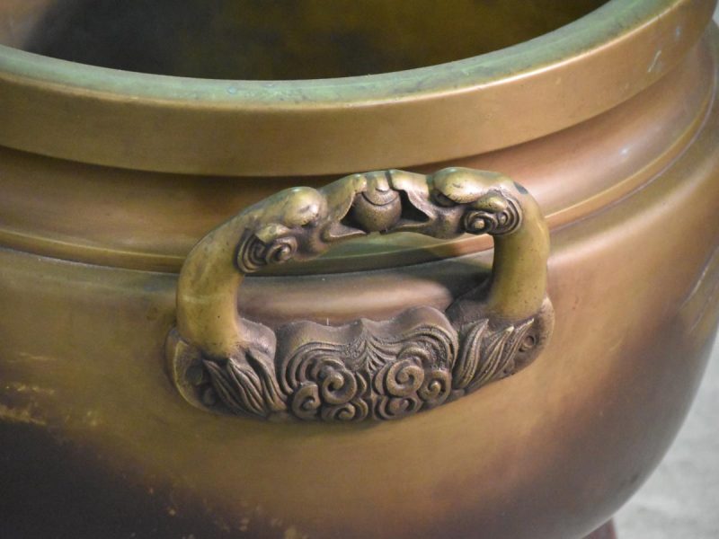 Large Cast Bronze Japanese Hibachi (Brazier) with a Wooden Base - Image 6