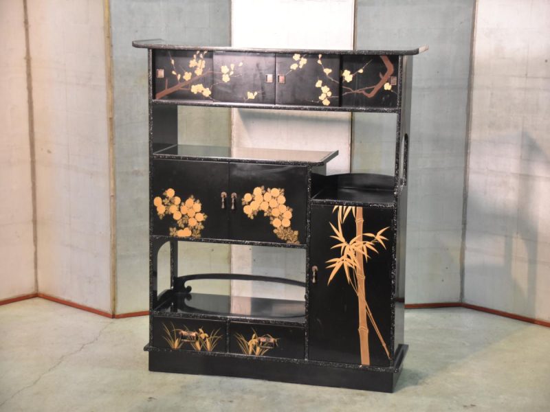 Japanese Black Lacquer Maki-E Kazari Dana Display Shelves - Image 2
