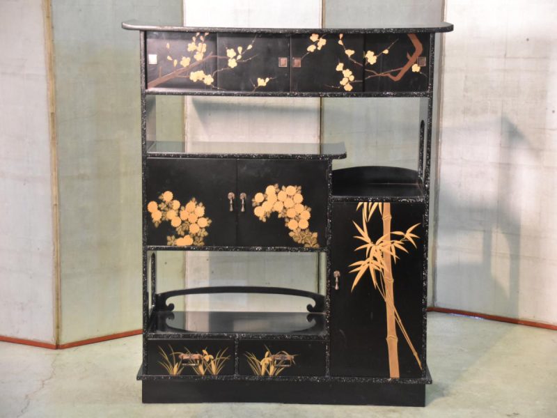 Japanese Black Lacquer Maki-E Kazari Dana Display Shelves - Image 4