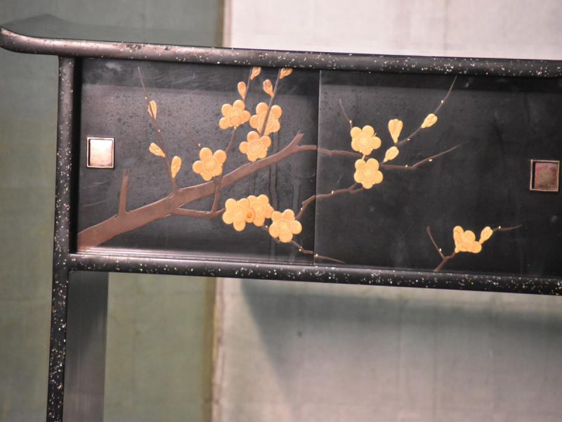 Japanese Black Lacquer Maki-E Kazari Dana Display Shelves - Image 5