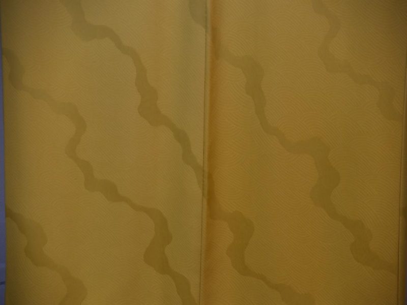 Golden Silk Kimono - Image 2