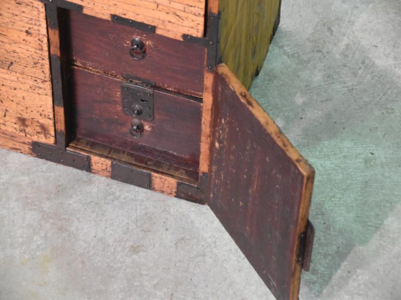 Antique 4 Drawer Clothing Chest - Image 8