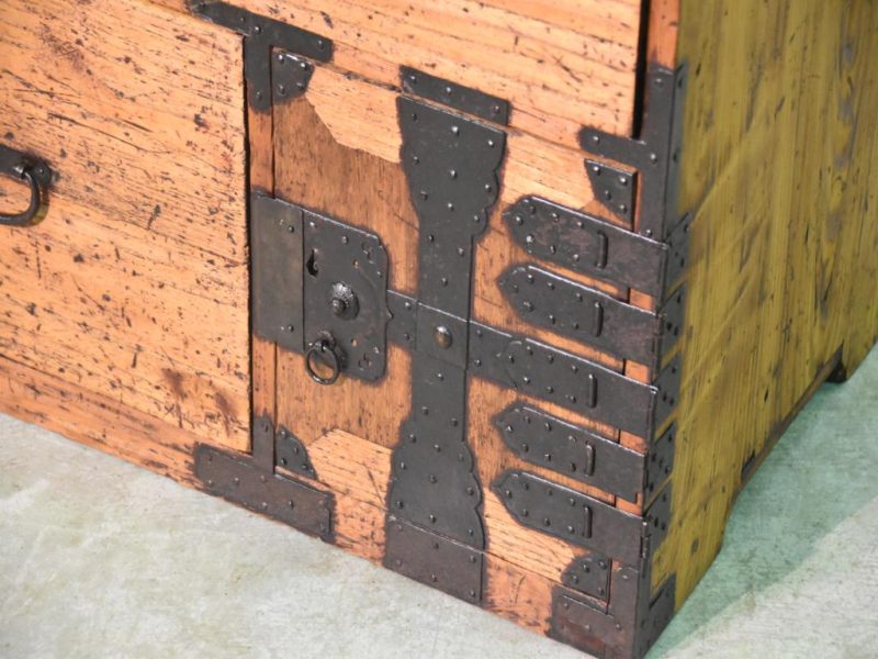 Antique 4 Drawer Clothing Chest - Image 6