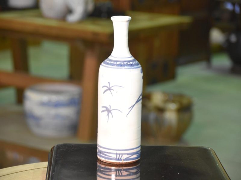 Tokuri Japanese Sake Bottle - Image 4