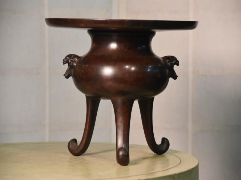 Japanese Cast Bronze Ikenobu Flower Vase - Image 11