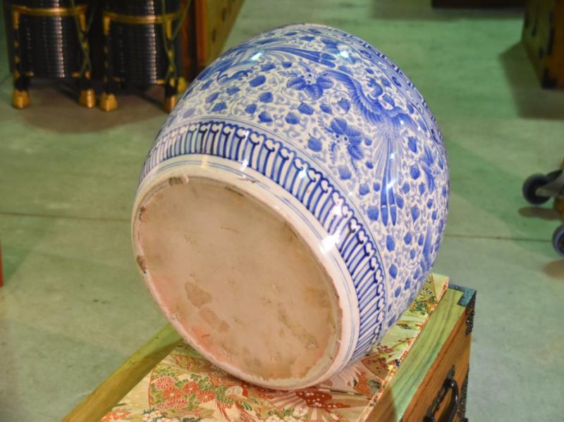 Japanese Blue and White Porcelain Brazier Hibachi - Image 4