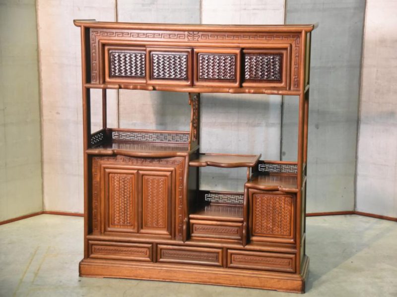 Chinese Export Kazari Dana Display Shelves - Image 16