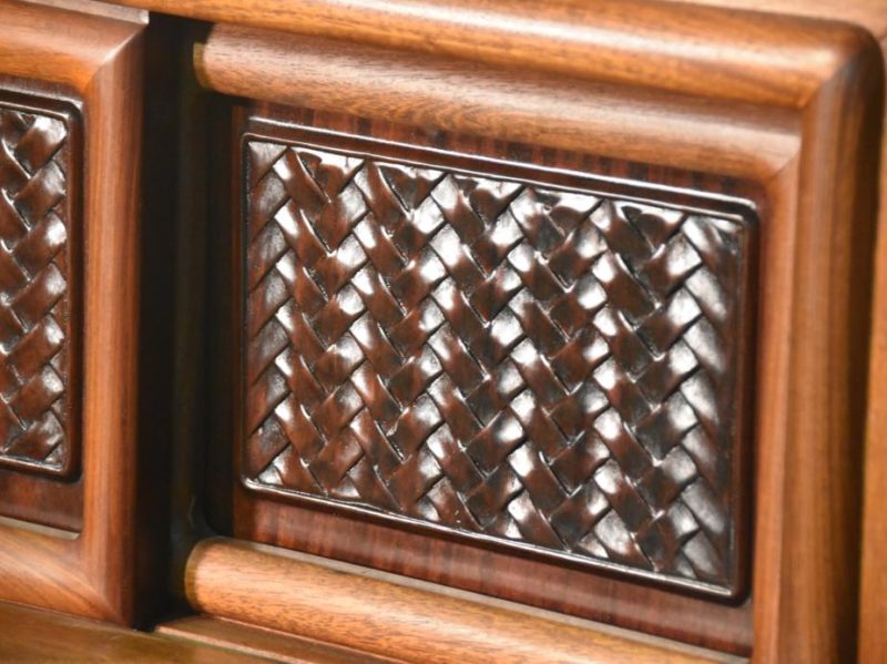 Chinese Export Kazari Dana Display Shelves - Image 12