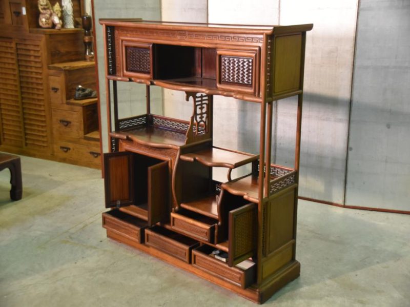Chinese Export Kazari Dana Display Shelves - Image 11