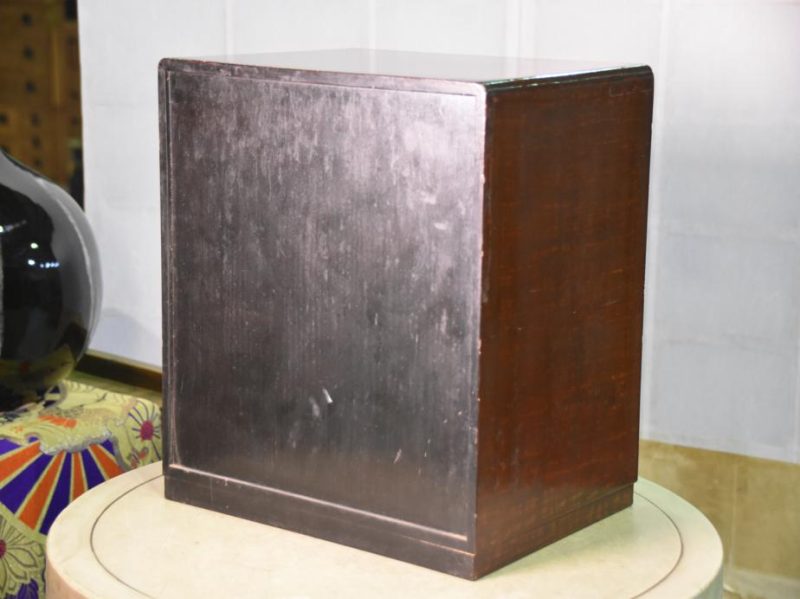 Kamakura Bori Lacquered Small Chest of Drawers - Image 7