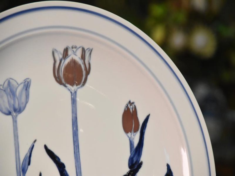 Japanese Celadon Plate Decorated with Tulips - Image 6