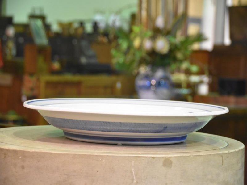 Japanese Celadon Plate Decorated with Tulips - Image 3