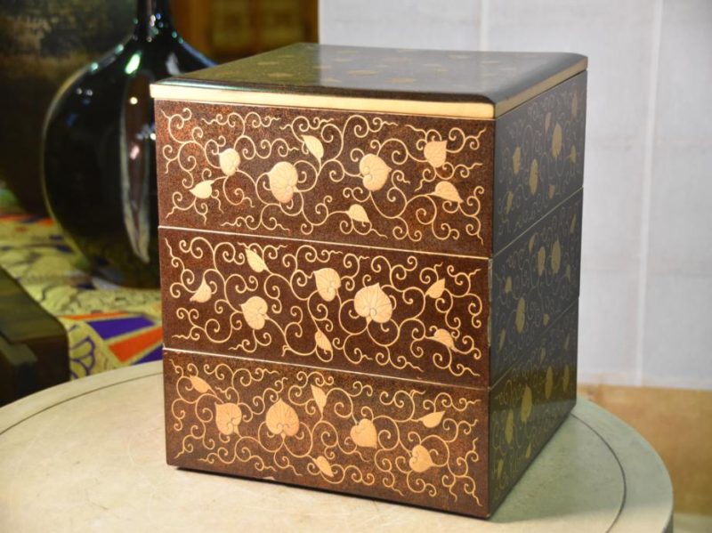 Jubako Lacquer 3 Tiered Lidded Box - Image 4