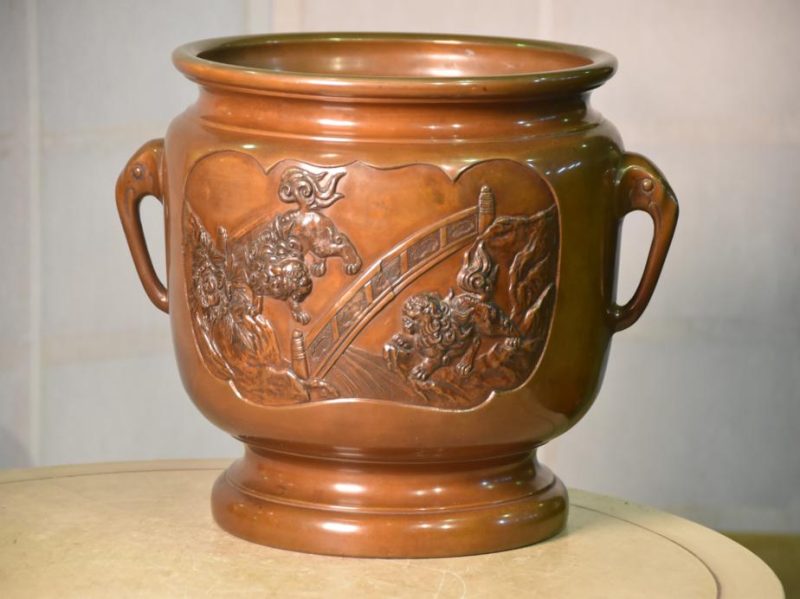 Japanese Cast Bronze Hibachi with Shi Shi - Image 2