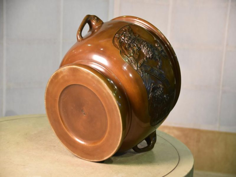 Japanese Cast Bronze Hibachi with Shi Shi - Image 3