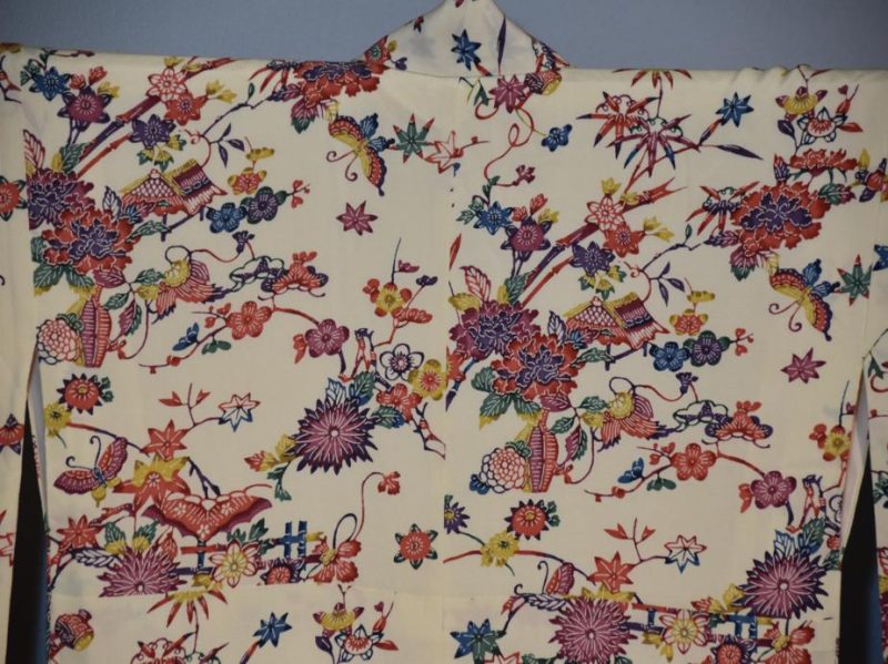 Japanese Floral Silk Vintage Kimono - Image 2