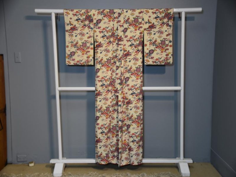 Japanese Floral Silk Vintage Kimono - Image 4