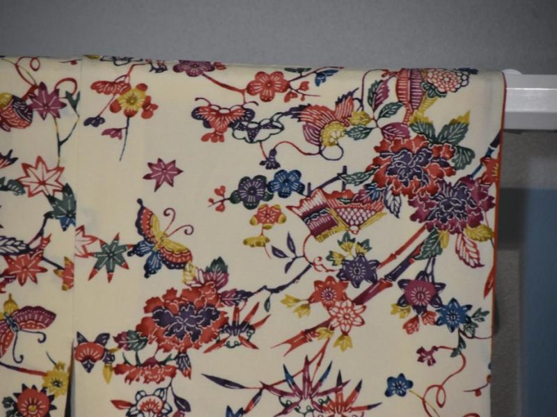 Japanese Floral Silk Vintage Kimono - Image 3
