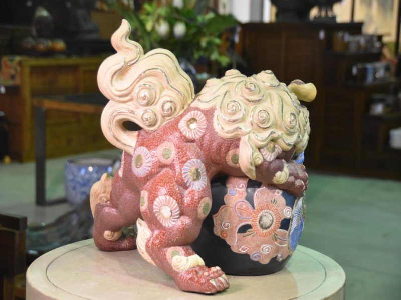 Japanese Porcelain Lion Dog Shi Shi from Kutani Yaki - Image 4