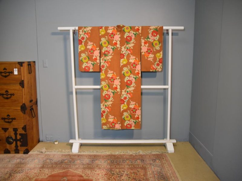 Girl's 1950's Floral Kimono - Image 2