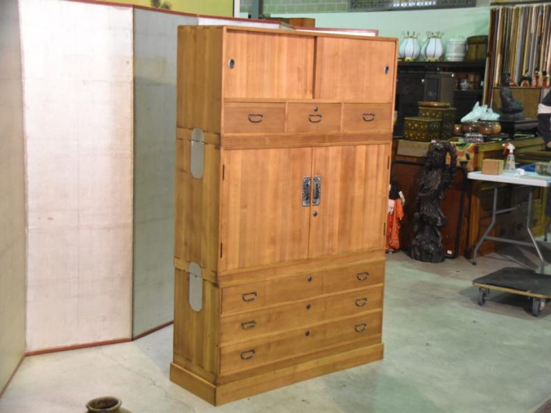 Japanese 1950's Wedding Chest - Image 2