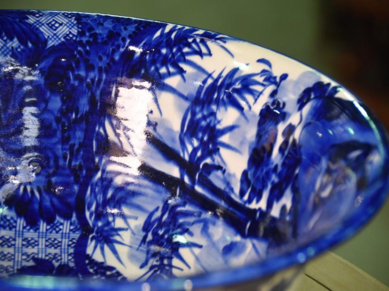 Large Japanese Blue and White Bowl - Image 9
