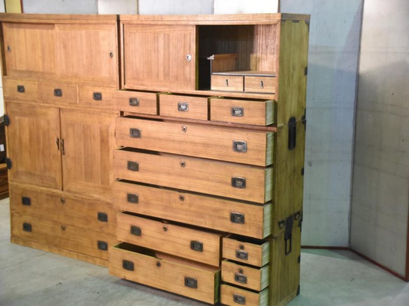 Pair of 1930's Japanese Wedding Chests - Image 10