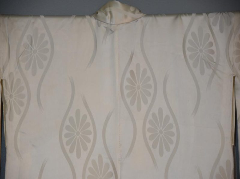 Japanese Pure Silk Wedding Kimono - Image 10