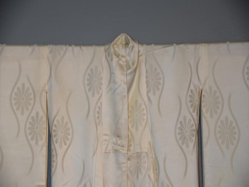 Japanese Pure Silk Wedding Kimono - Image 8