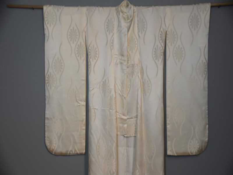 Japanese Pure Silk Wedding Kimono - Image 7