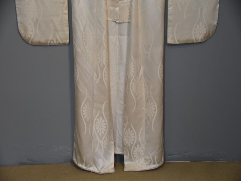 Japanese Pure Silk Wedding Kimono - Image 6