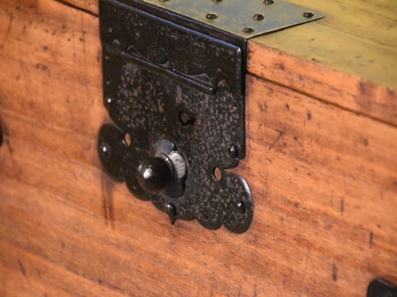 Tokyo Region Clothing Chest on Chest - Image 18