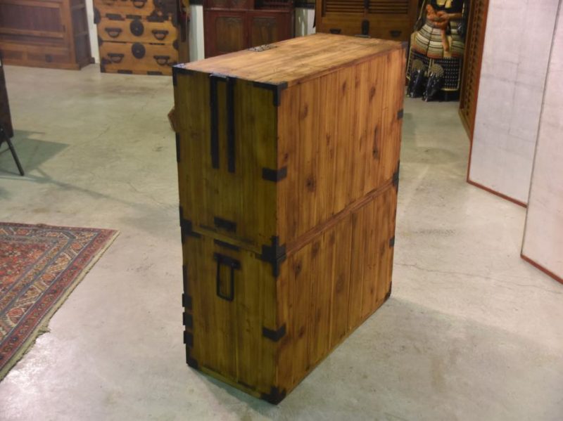 Tokyo Region Clothing Chest on Chest - Image 7