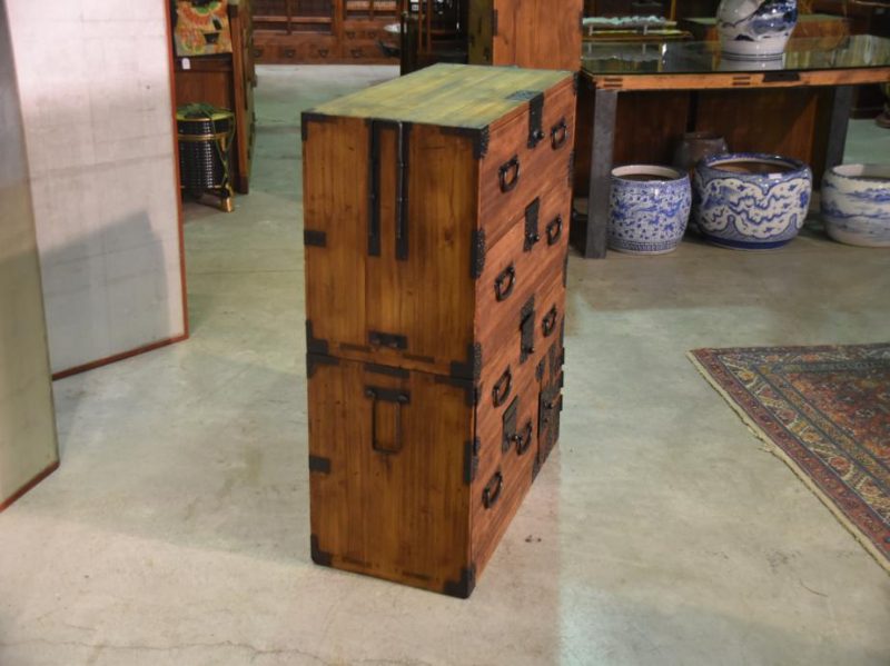 Tokyo Region Clothing Chest on Chest - Image 6