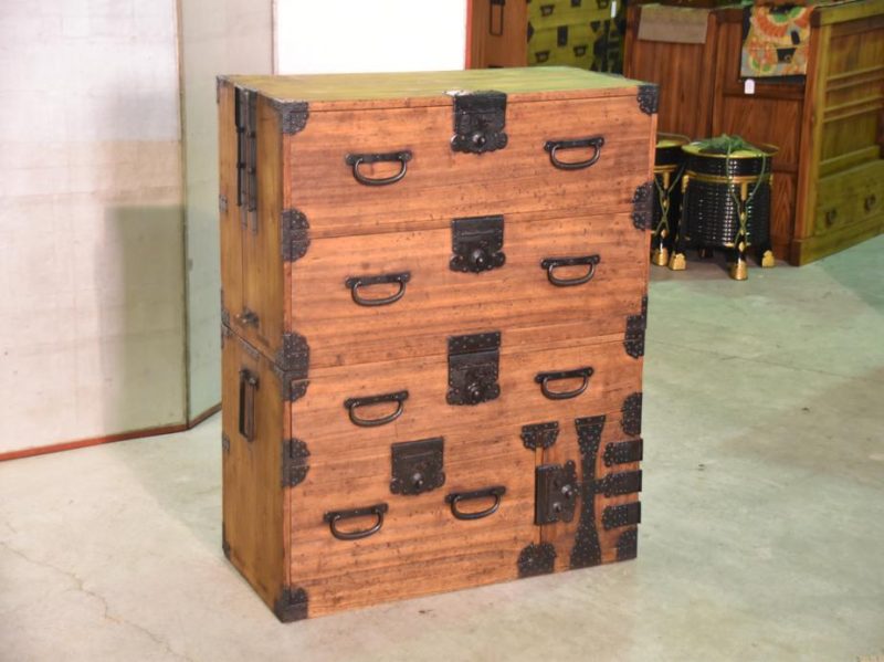 Tokyo Region Clothing Chest on Chest - Image 2