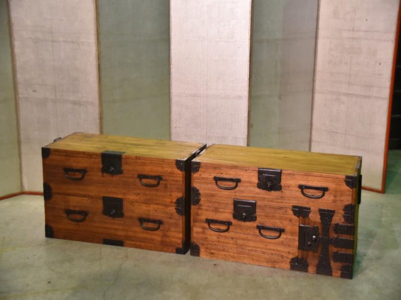 Tokyo Region Clothing Chest on Chest - Image 10